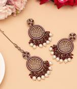 Maroon color pakistani kundan earrings with maang tikka
