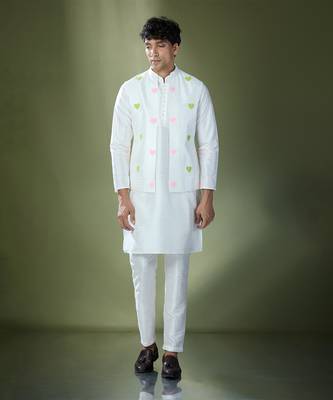 Off white embroidered kurta-jacket set 1