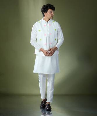Off white embroidered kurta-jacket set 5