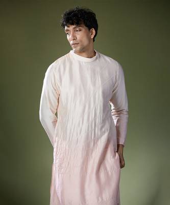 Peach ombre high-neck embroidered kurta set 2