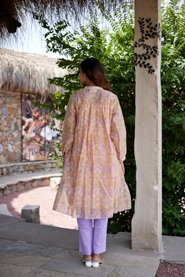 pink side slits straight floral print chanderi silk blend tunic kurta 3