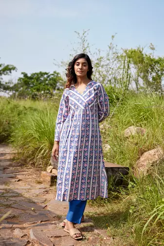Blue side slits straight floral print pure cotton tunic kurta