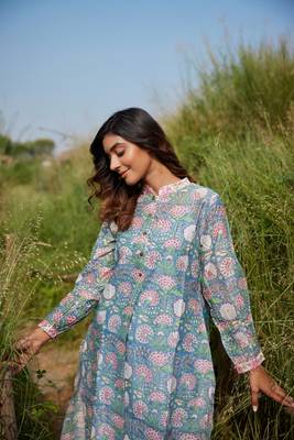blue side slits straight floral print chanderi silk blend kurta 3