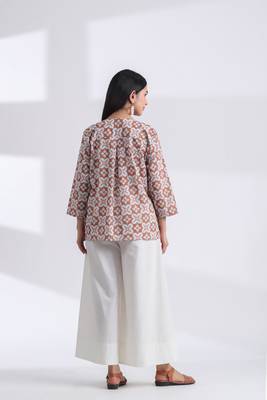 geometric print full sleeve & v neck regular cotton top 2
