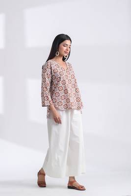 geometric print full sleeve & v neck regular cotton top 3