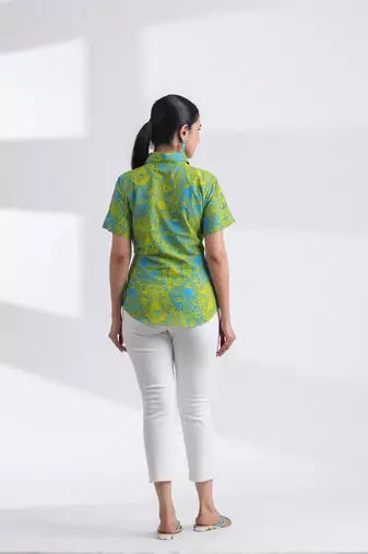Women's tiger hand print half sleeves cotton top with attached belt