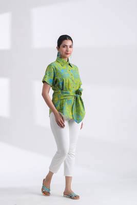 Women's tiger hand print half sleeves cotton top with attached belt 3