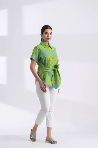 Women's tiger hand print half sleeves cotton top with attached belt