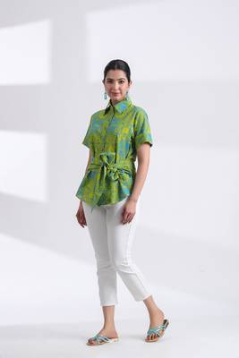Women's tiger hand print half sleeves cotton top with attached belt 4
