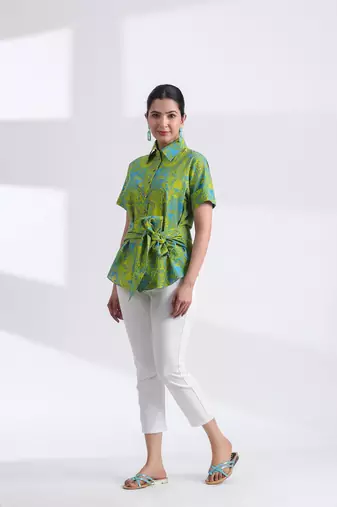 Women's tiger hand print half sleeves cotton top with attached belt