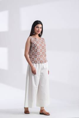 Women's cotton geometric print sleeveless round neck crop top 3