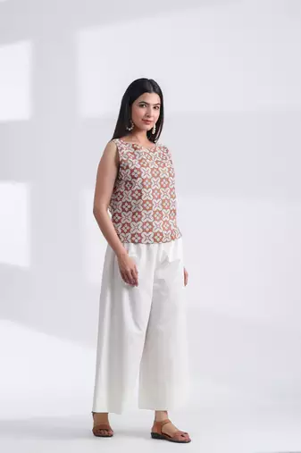 Women's cotton geometric print sleeveless round neck crop top