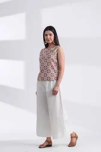 Women's cotton geometric print sleeveless round neck crop top
