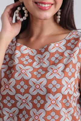 Women's cotton geometric print sleeveless round neck crop top 5