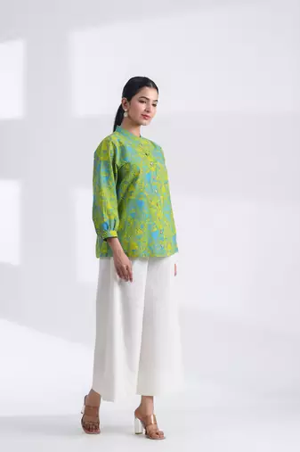 Women's blue mandarin collar hand printed crop cotton shirt