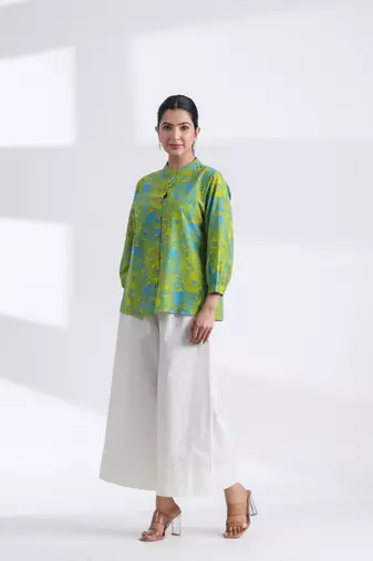 Women's blue mandarin collar hand printed crop cotton shirt