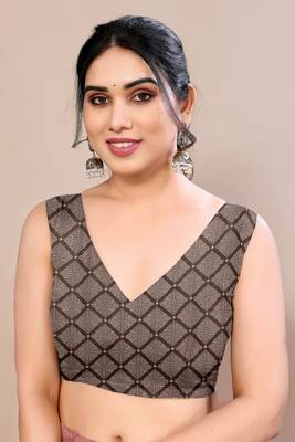 Dusty orange chiffon solid checks printed saree with unstiched blouse piece 3