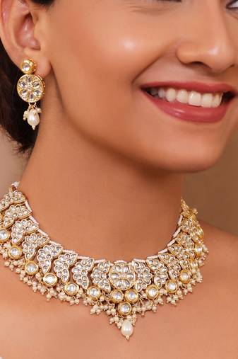 Pearl kundan necklace set with drop pearl sequence