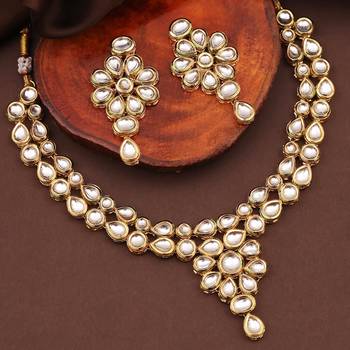 White vilandi kundan jewellery necklace set 3