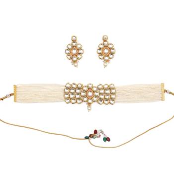 Kundan with clustered pearl choker neckalce set 4