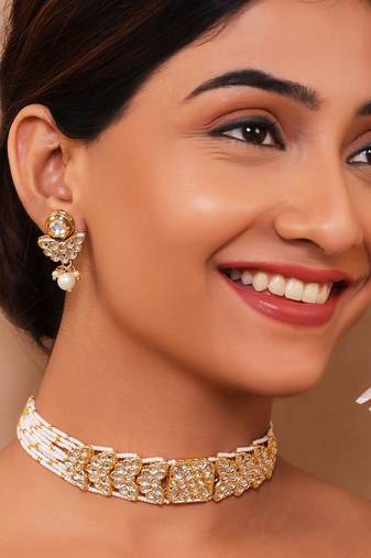 Elegant moti bandhai kundan choker necklace set