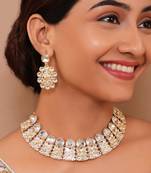 Floral kundan elegant choker necklace set with maang tikka