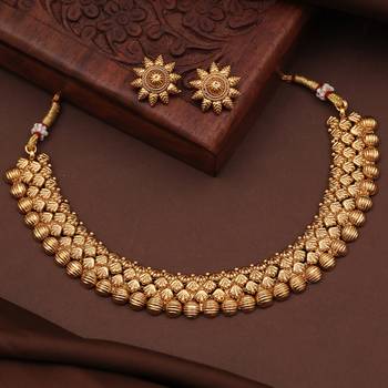 Artisan crafted antique gold necklace set with floral tops 3