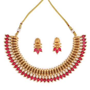 Exquisite gold plated necklace set with intricate red teardrop accents matching earrings 4