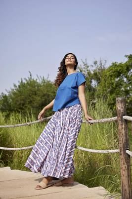 Blue printed flared full length long cotton skirt 4