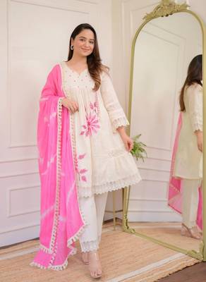 pink cotton embroidered kurti set with dupatta 1