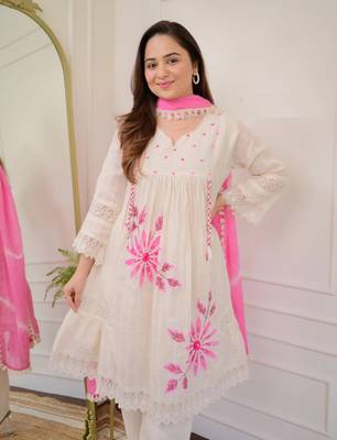 pink cotton embroidered kurti set with dupatta 2