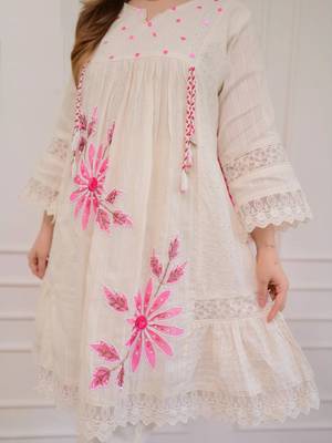 pink cotton embroidered kurti set with dupatta 3