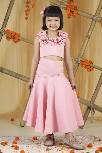 Baby pink 3d flowers on the blouse with pearl scattering set