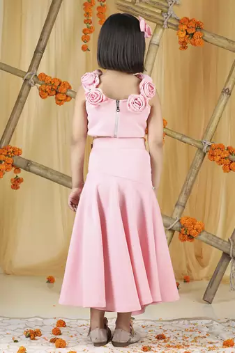 Baby pink 3d flowers on the blouse with pearl scattering set