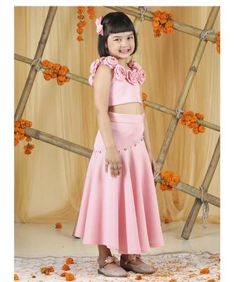 Baby pink 3d flowers on the blouse with pearl scattering set 5