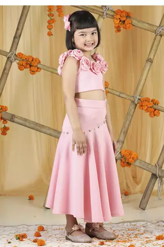 Baby pink 3d flowers on the blouse with pearl scattering set