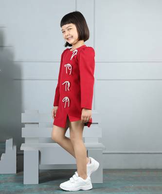Red straight dress with small slit 1