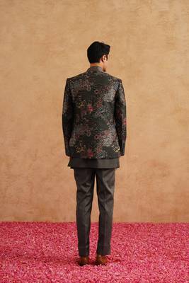 Charcoal grey short indowestern embroidered with thread on silk 6