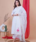 White women self design kurta pant with dupatta set