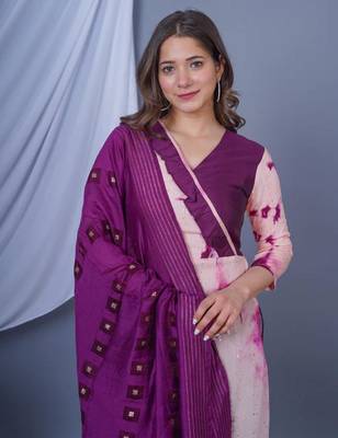 Purple women printed kurta pant with dupatta set 3