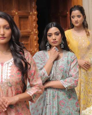Peach straight fit chanderi suit set (with pants and dupatta) 3
