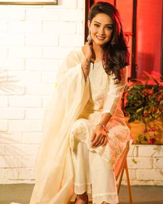 Cream chanderi sraight fit suit set (with pants and dupatta) 2