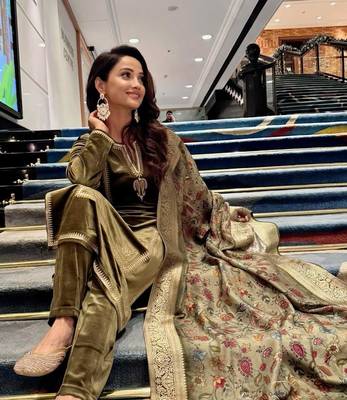 Olive velvet suit set (with pants and dupatta) 4