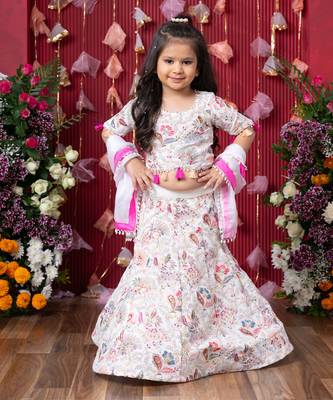 A stunning embroidered lehenga set for your little one's festive sparkle! 1