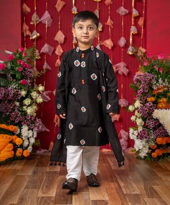 Black ethnic kurta set for boys with elegant embroidery 1