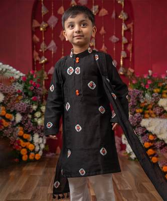 Black ethnic kurta set for boys with elegant embroidery 4