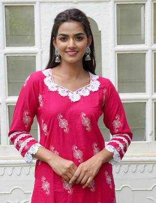 Pink printed cotton aline  kurta with pant set 3
