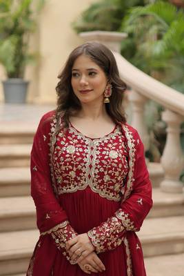 Red sequins & zari embroidered work anarkali set 3