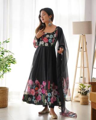 Black jari work floral outing work organza anarkali suit 2