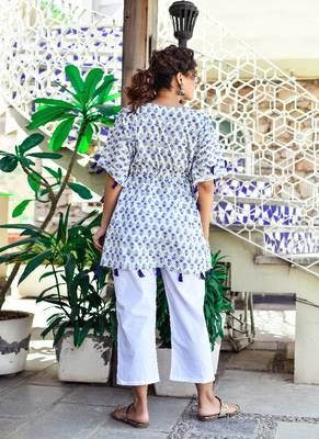 All over blue floral printed kaftaan 3